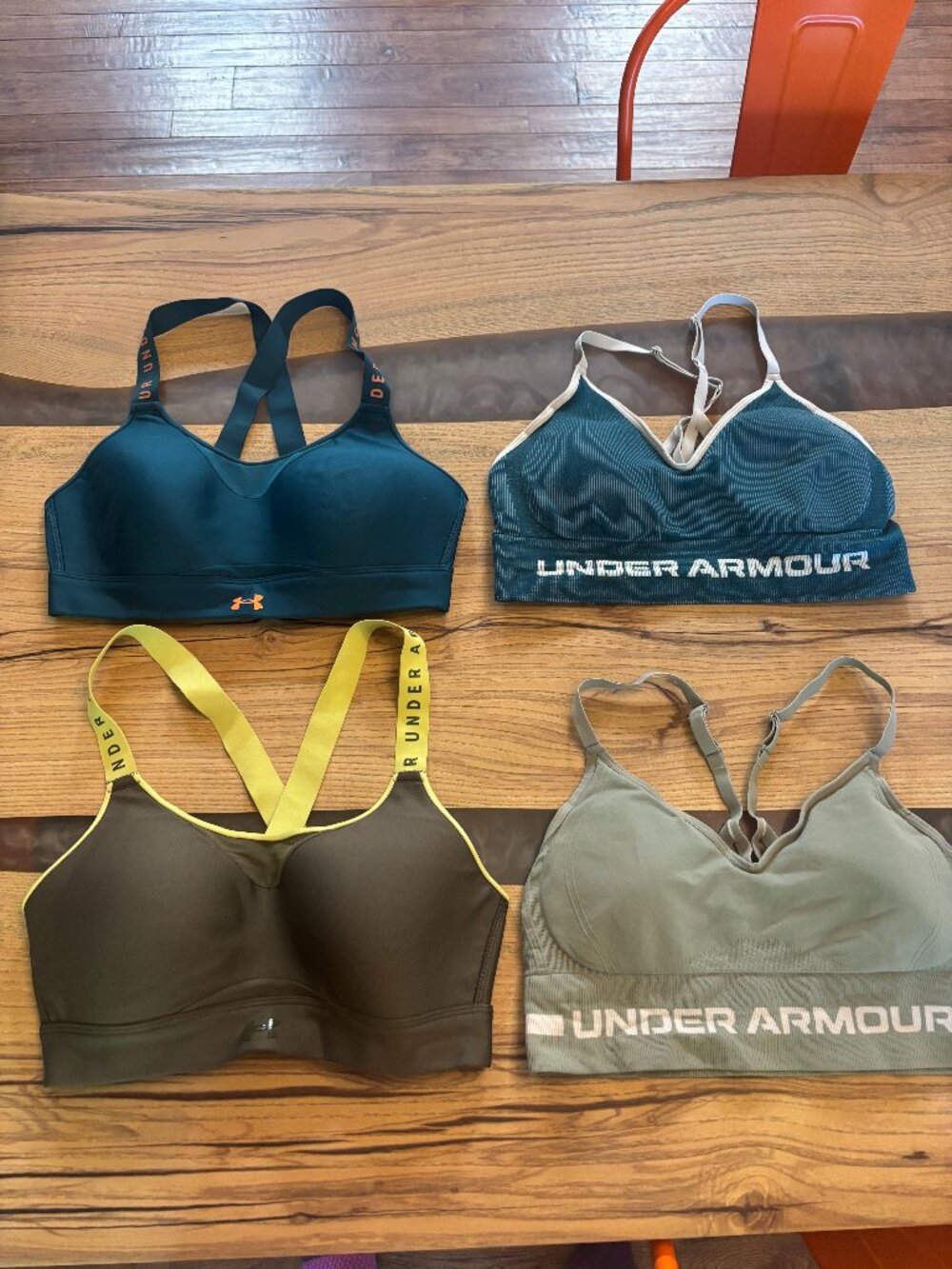 Under Armour Sports Bra - All Medium Set of 4